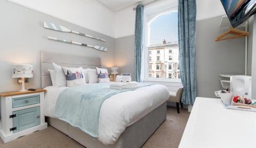 King Room with Pier and Partial Sea Views