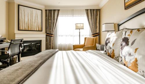 Classic King Room with Fireplace