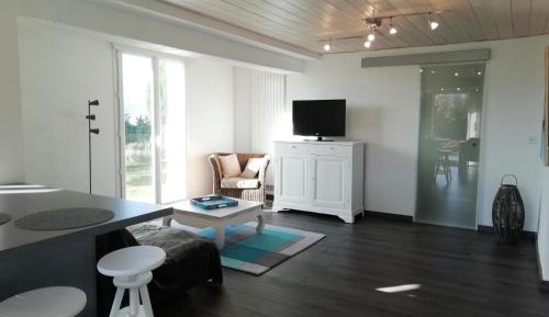 Apartment with Garden View