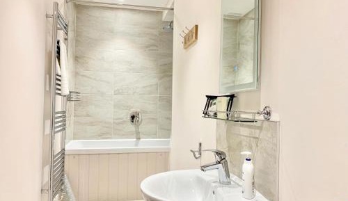 Family Suite x 5