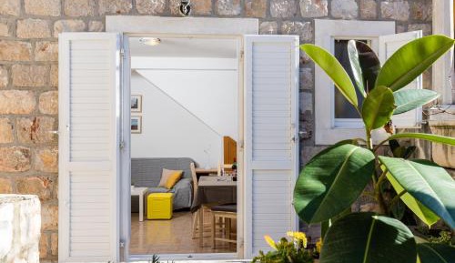 One-Bedroom Standard Apartment