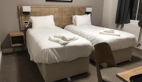 Double or Twin Room with Shared Bathroom