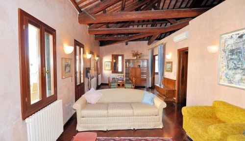 Dimora Tintoretto Two-Bedroom Apartment with Terrace