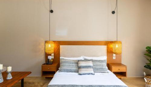 Standard Room with Pool or Mountain View