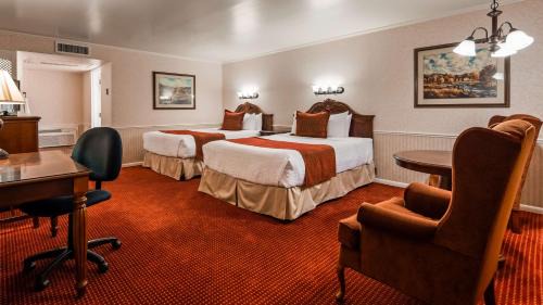 Deluxe Queen Room with Two Queen Beds - Non-Smoking