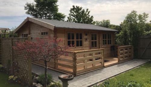 One-Bedroom Log Cabin