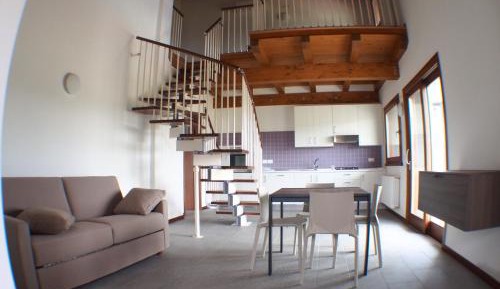 Large One-Bedroom Apartment - Split Level