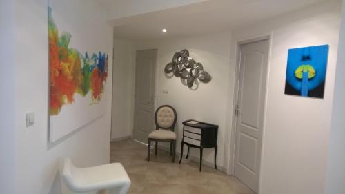 Apartment with Mountain View