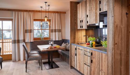 Apartment L with Balcony 