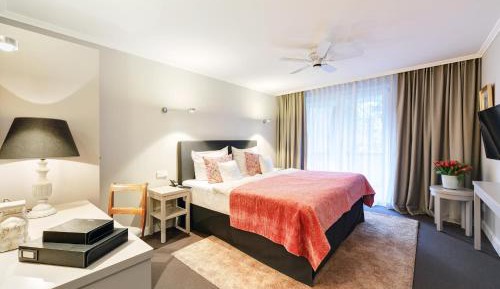 Superior Double Room with Balcony and Garden View