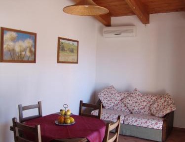 One-Bedroom Apartment (4 Adults)
