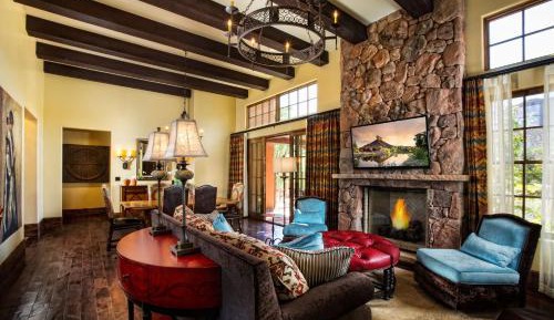 Deluxe One-Bedroom Suite