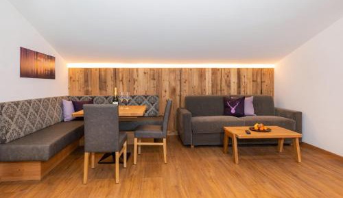 Apartment with Mountain View