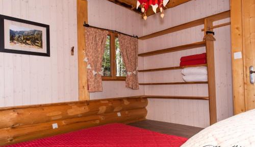 Four-Bedroom Chalet (12 people)