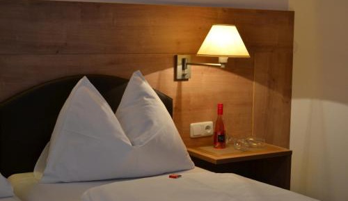 Family Room (2 Adults + 2 Children)