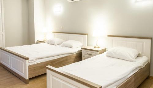 Deluxe Apartment (1 - 8 adults)