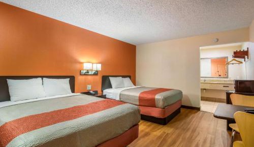Queen Room with Two Queen Beds - Non-Smoking