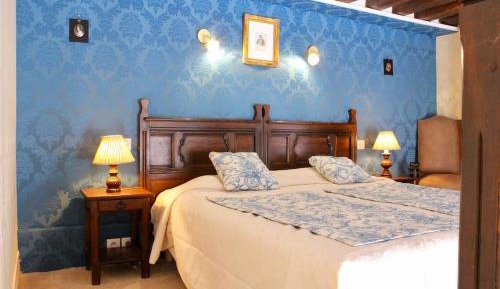 Triple Elegant Room