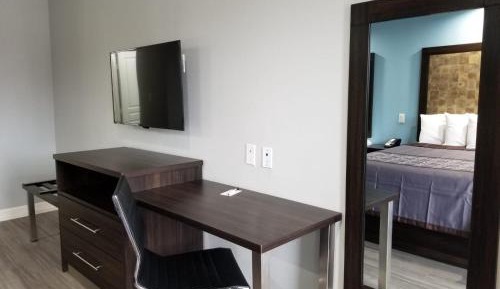 Deluxe Queen Room