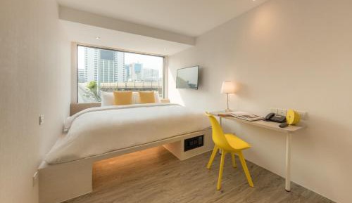 King Room with City View 
