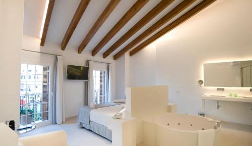 Deluxe Junior Suite