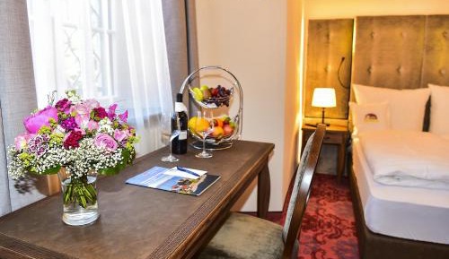 Double Room Queensize Single Use