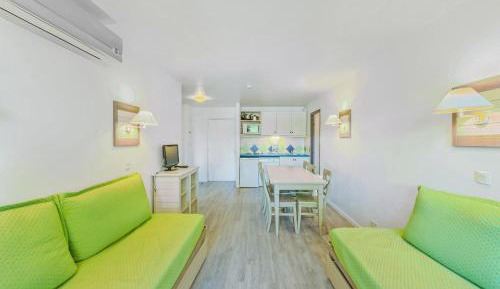 Comfort One-Bedroom Apartment (6 People)