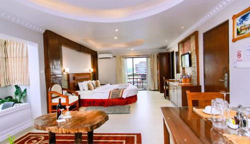 Deluxe Suite