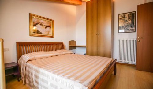 Apartment with Mountain View