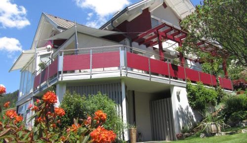 Apartment with Mountain View