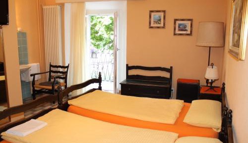 Double or Twin Room with Shared Bathroom