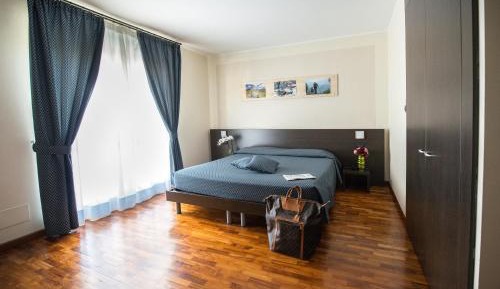 Double Room (1 Adult)