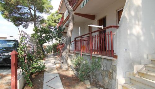 Two-Bedroom House (Ground floor)