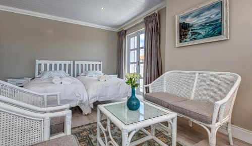 Family Suite with a partial Sea view from Balcony