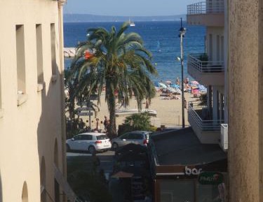 Apartment with Sea View and Balcony