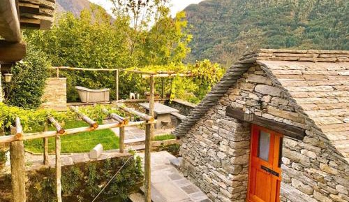 One-Bedroom House with Garden View