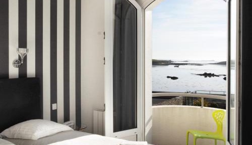 Double Room with Balcony and Sea View