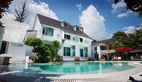 Deluxe Double or Twin Room with Mountain View