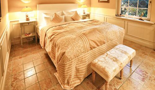 One-Bedroom Apartment (2 Adults)