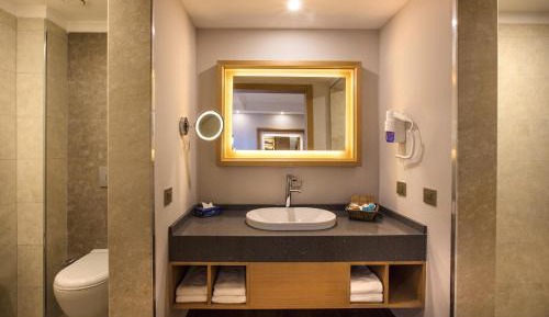 Suite with Garden View