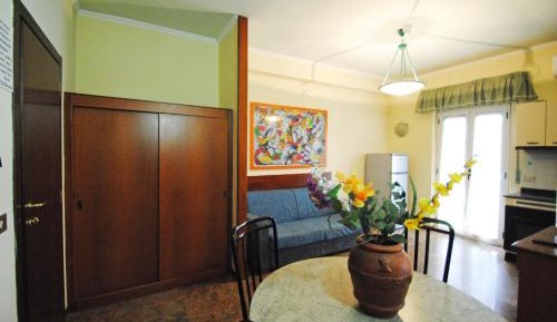 One-Bedroom Apartment (4 Adults)