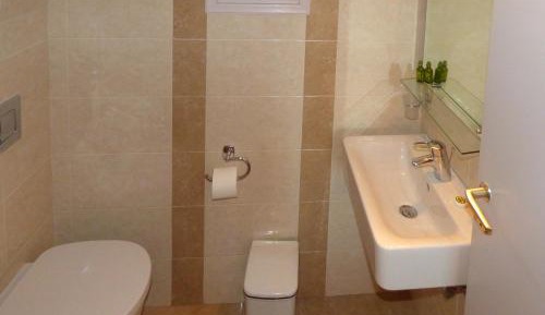 Studio - Upper Floor (2 Adults)