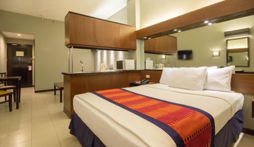 Queen Suite - Non-Smoking