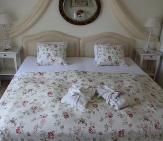 Superior Double Room with Private Bathroom