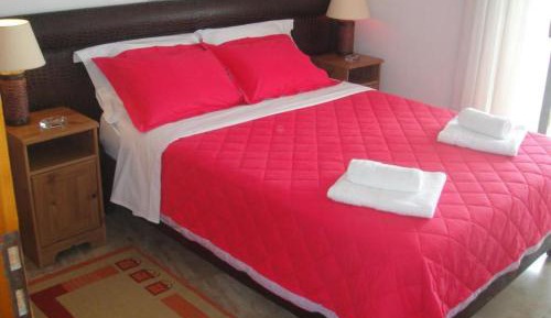 Apartment with Mountain View