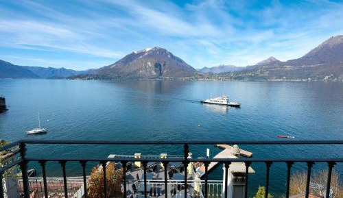 Double or Twin Room with Lake View