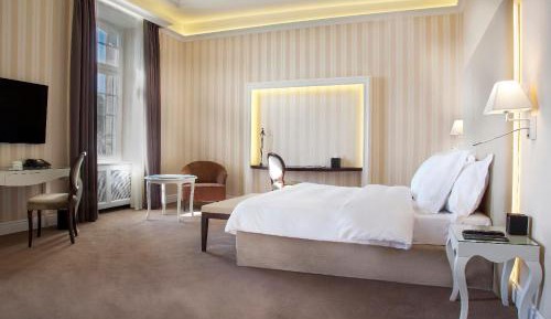 Junior Suite with Mountain View