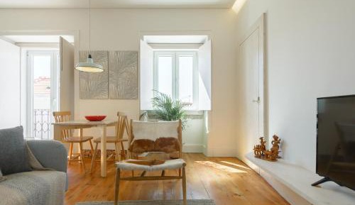 Superior One-Bedroom Apartment