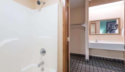 King Room - Non-Smoking