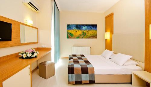 Double or Twin Room with Sea View